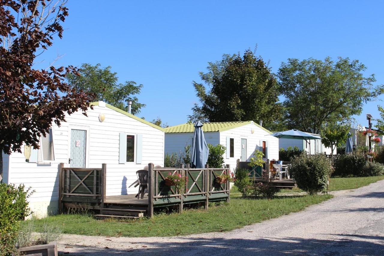 Camping Du Pontis Verteillac Exteriér fotografie